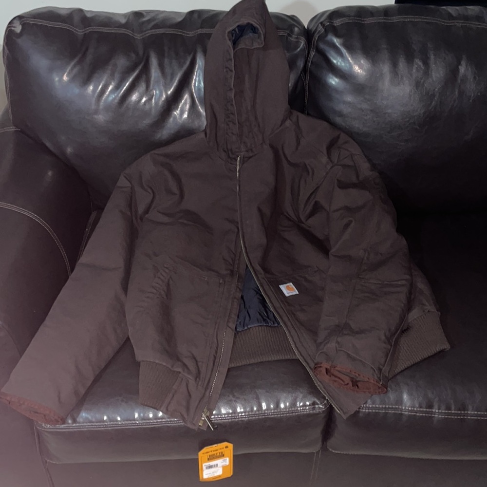 NWT. Carhartt Mens Large Insulated dark brown jacket. Model# J130-M. Never worn